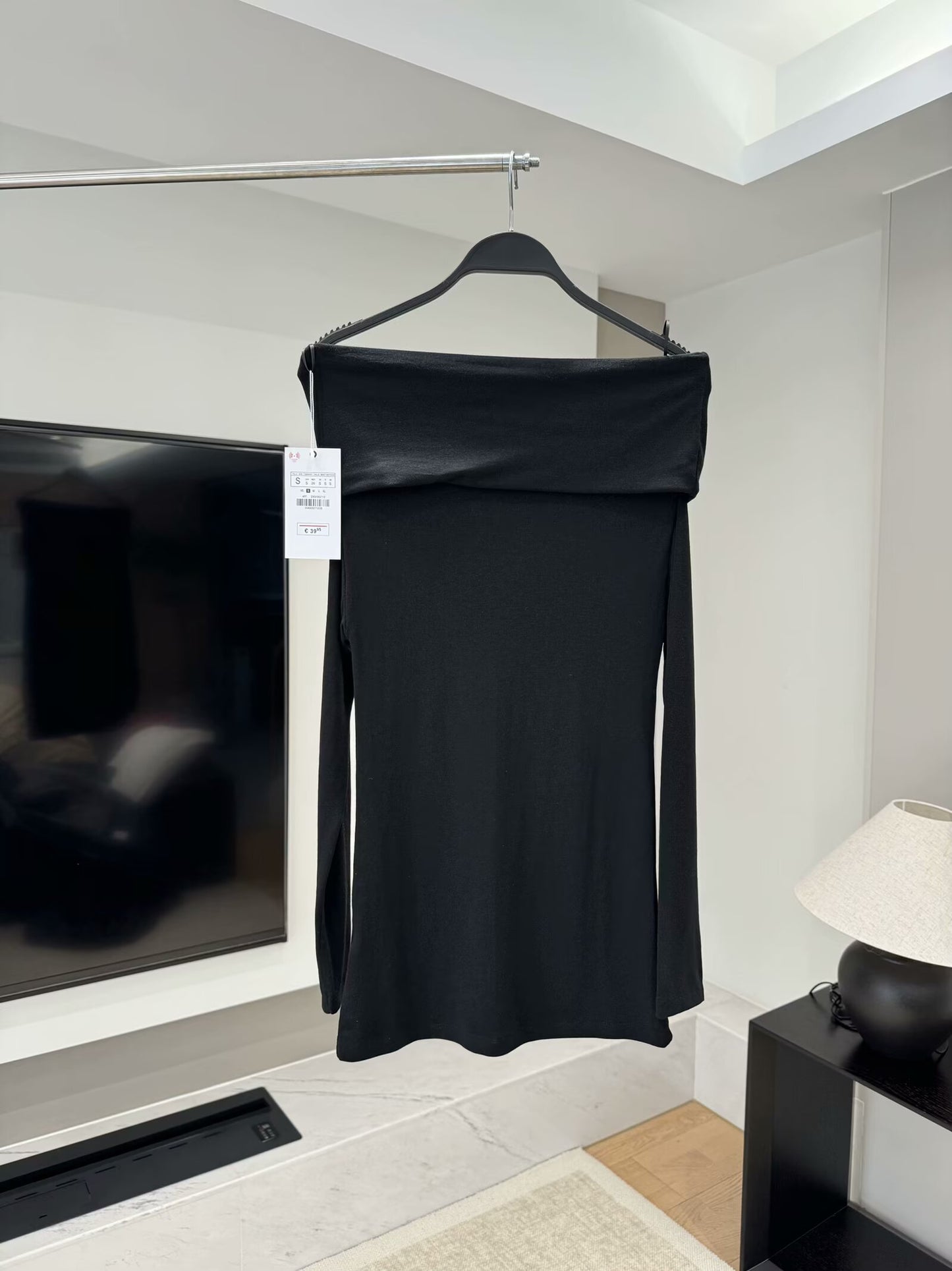 Women's new fashion strapless pleated long sleeved off shoulder top
