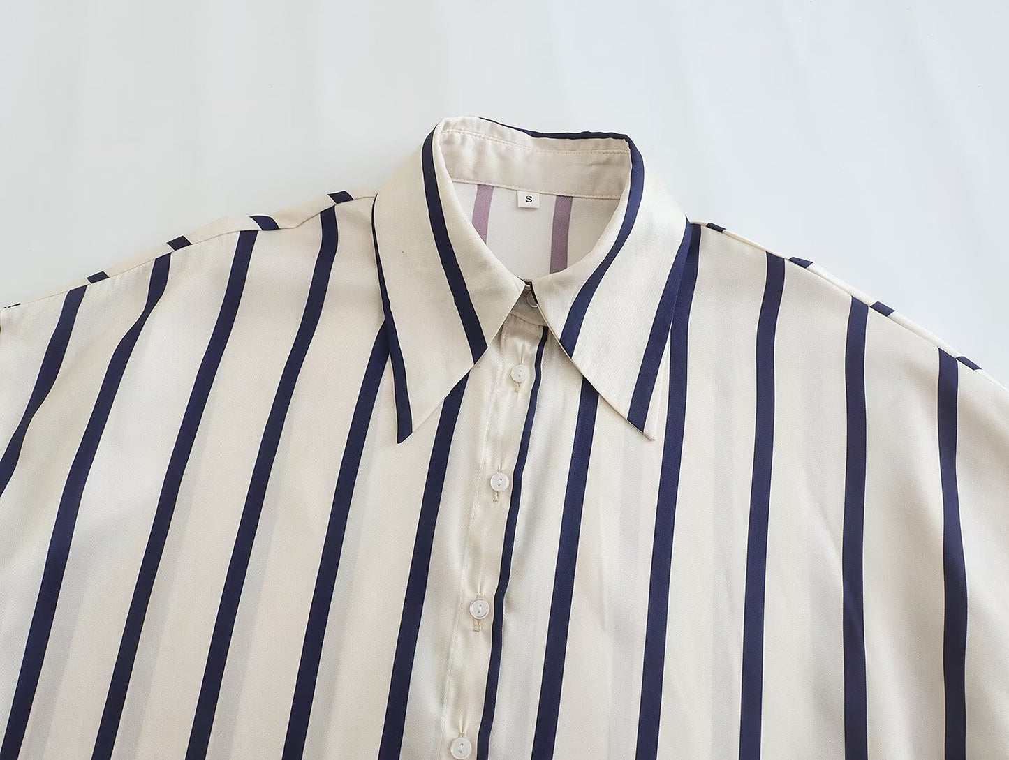 2026 Women's loose bubble sleeve printed shirt