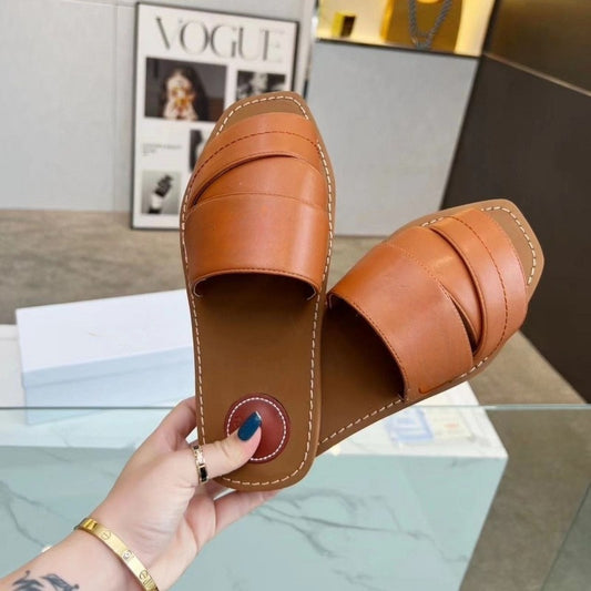 Women's new fashion Joker summer fashion beach shoes flat slippers wearing non-slip letters shoes have a shoe box