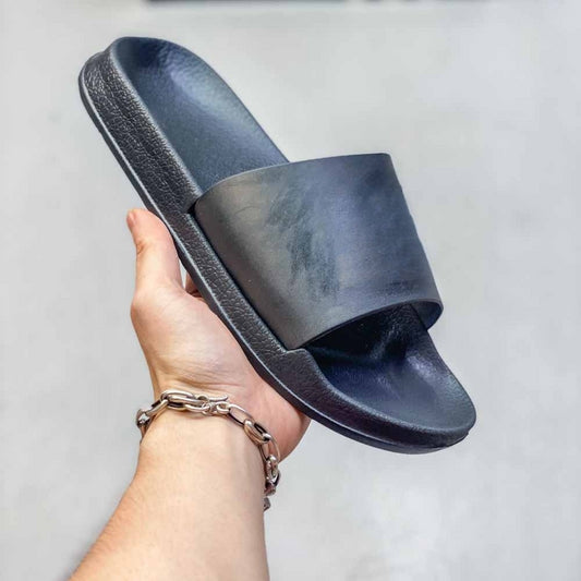 Men and Women with The New Fashion Casual Joker Comfortable Sports Sandals and Slippers.
