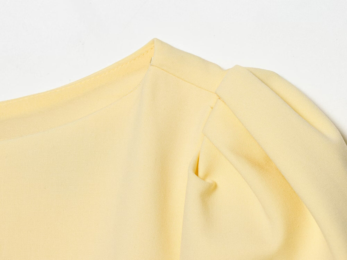 Women's pleated decorative short sleeved mini dress