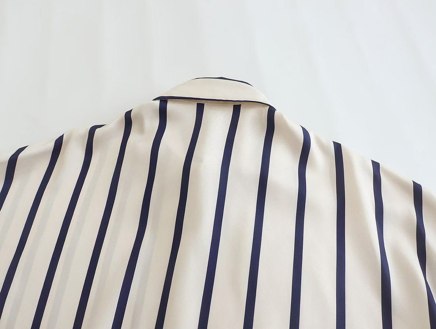 2026 Women's loose bubble sleeve printed shirt