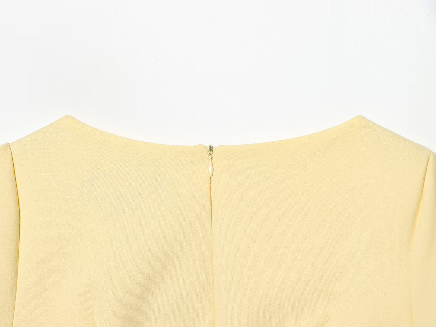 Women's pleated decorative short sleeved mini dress