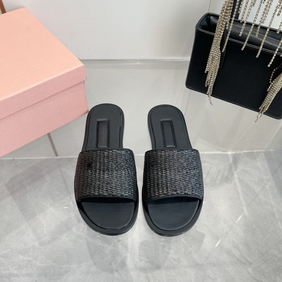 Women's New Casual Joker Holiday Style Letter Woven Flat-bottomed Thin-bottomed Beach Slippers