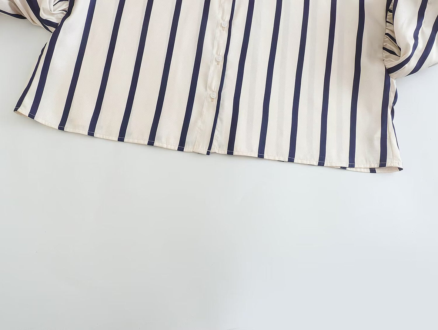 2026 Women's loose bubble sleeve printed shirt